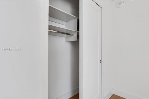 Apartamento en alquiler en Miami, Florida, 2 dormitorios, 119.94 m2 № 1993964 - foto 26