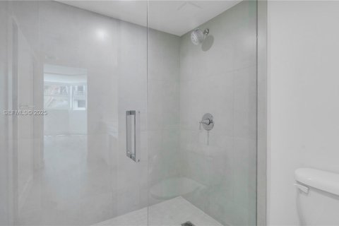 Apartamento en alquiler en Miami, Florida, 2 dormitorios, 119.94 m2 № 1993964 - foto 22