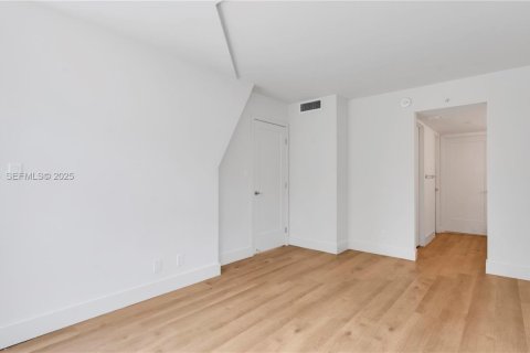 Apartamento en alquiler en Miami, Florida, 2 dormitorios, 119.94 m2 № 1993964 - foto 16