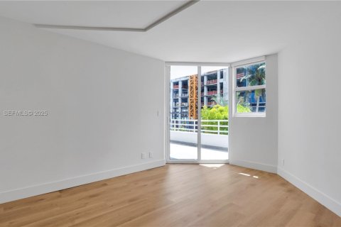 Apartamento en alquiler en Miami, Florida, 2 dormitorios, 119.94 m2 № 1993964 - foto 23