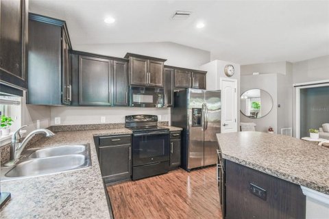 House in Hudson, Florida 3 bedrooms, 141.21 sq.m. № 1894983 - photo 9