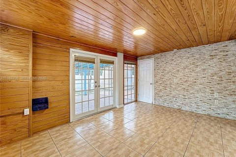 House in Miami, Florida 3 bedrooms, 158.68 sq.m. № 2045496 - photo 19