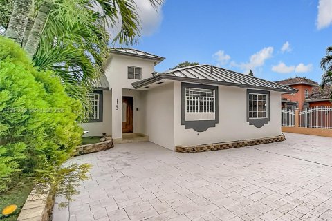 House in Miami, Florida 3 bedrooms, 158.68 sq.m. № 2045496 - photo 7