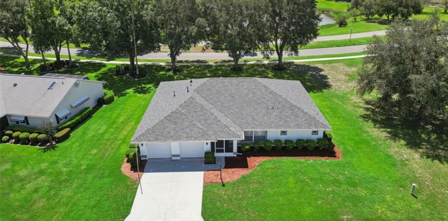 Villa ou maison à Leesburg, Floride 3 chambres, 178.28 m2 № 2356407
