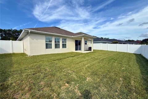 Villa ou maison à louer à Ormond Beach, Floride: 3 chambres, 177.72 m2 № 2408795 - photo 2