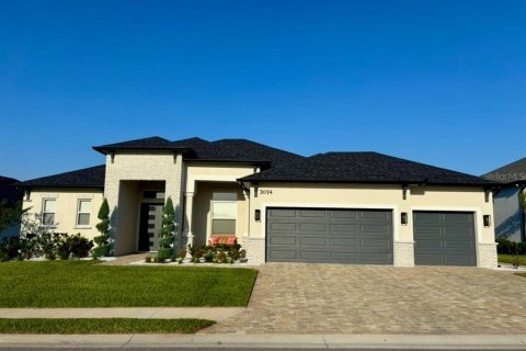 House in Lakeland, Florida 4 bedrooms, 243.5 sq.m. № 2322425