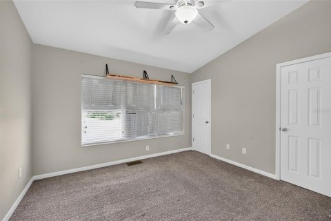 Townhouse in Ocala, Florida 2 bedrooms, 107.86 sq.m. № 2236887 - photo 25