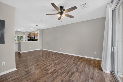 Townhouse in Ocala, Florida 2 bedrooms, 107.86 sq.m. № 2236887 - photo 15
