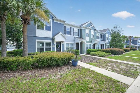 Townhouse in Ocala, Florida 2 bedrooms, 107.86 sq.m. № 2236887 - photo 3