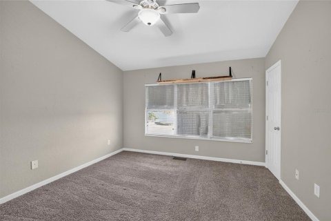 Townhouse in Ocala, Florida 2 bedrooms, 107.86 sq.m. № 2236887 - photo 24