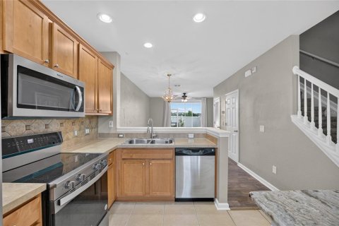 Townhouse in Ocala, Florida 2 bedrooms, 107.86 sq.m. № 2236887 - photo 10