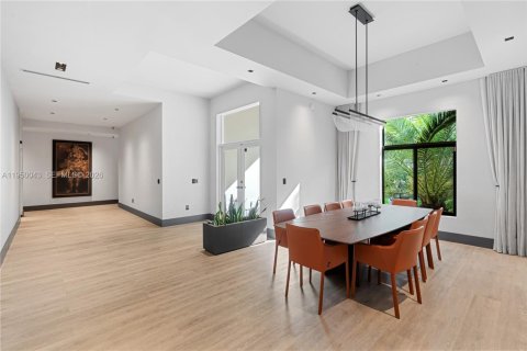 House in Pinecrest, Florida 4 bedrooms, 315.22 sq.m. № 2005642 - photo 24