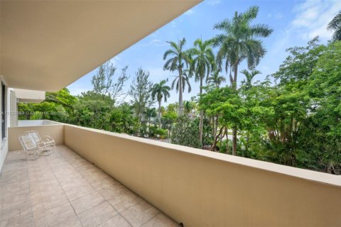 Condominio en venta en Bal Harbour, Florida, 1 dormitorio, 93.65 m2 № 1934512 - foto 14