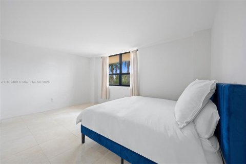 Condominio en venta en Bal Harbour, Florida, 1 dormitorio, 93.65 m2 № 1934512 - foto 10