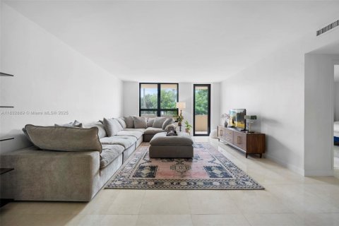 Condominio en venta en Bal Harbour, Florida, 1 dormitorio, 93.65 m2 № 1934512 - foto 1