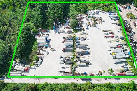 Immobilier commercial à Hialeah, Floride № 2089323