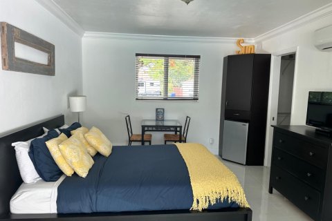 Villa ou maison à louer à Hollywood, Floride: 3 chambres, 122.63 m2 № 2084788 - photo 12