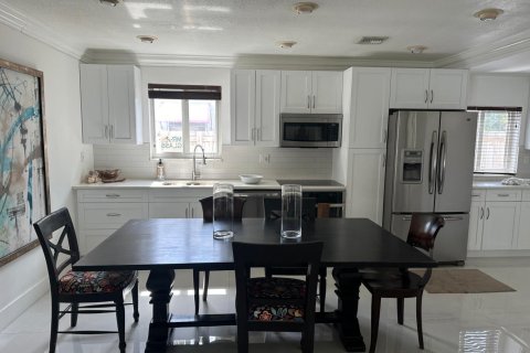 Villa ou maison à louer à Hollywood, Floride: 3 chambres, 122.63 m2 № 2084788 - photo 4