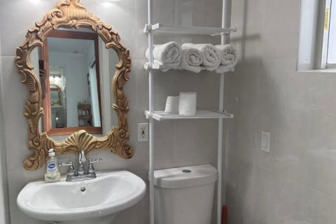 Villa ou maison à louer à Hollywood, Floride: 3 chambres, 122.63 m2 № 2084788 - photo 14