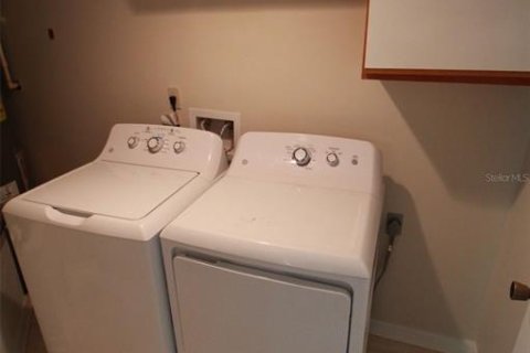 Copropriété à vendre à Orlando, Floride: 2 chambres, 100.15 m2 № 2228306 - photo 12
