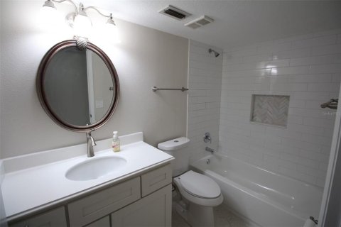 Copropriété à vendre à Orlando, Floride: 2 chambres, 100.15 m2 № 2228306 - photo 10
