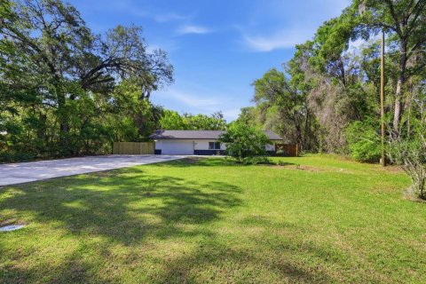 House in Orange City, Florida 2 bedrooms, 83.61 sq.m. № 2201329 - photo 14