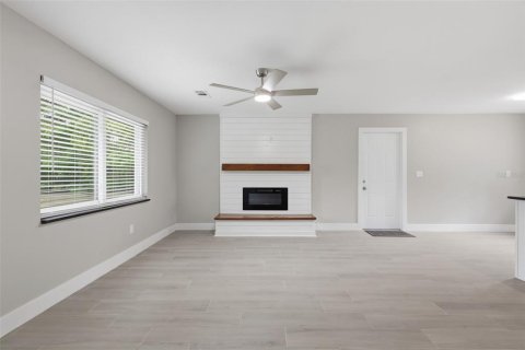 House in Orange City, Florida 2 bedrooms, 83.61 sq.m. № 2201329 - photo 28