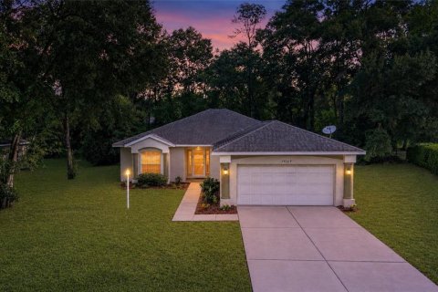 House in Dunnellon, Florida 3 bedrooms, 150.78 sq.m. № 2285106