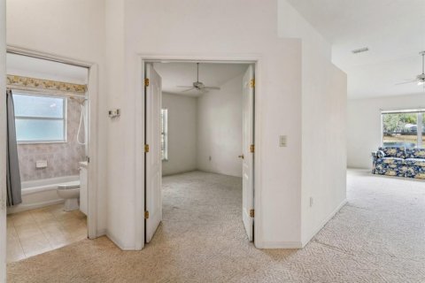 Casa en venta en New Port Richey, Florida, 3 dormitorios, 151.62 m2 № 2167264 - foto 25