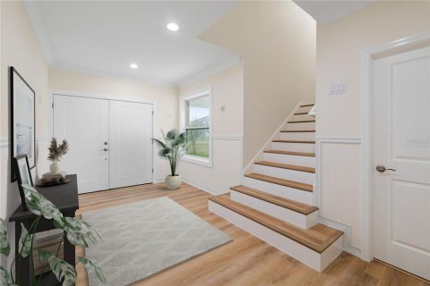 House in New Port Richey, Florida 3 bedrooms, 211.17 sq.m. № 2115484 - photo 3