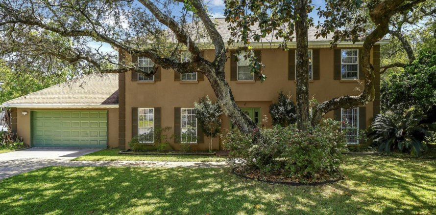 House in Mary Esther, Florida 4 bedrooms, 274.06 sq.m. № 560625
