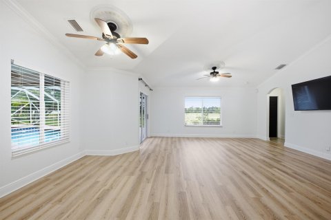 House in Port St. Lucie, Florida 4 bedrooms, 243.78 sq.m. № 2289074 - photo 20