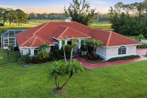 House in Port St. Lucie, Florida 4 bedrooms, 243.78 sq.m. № 2289074