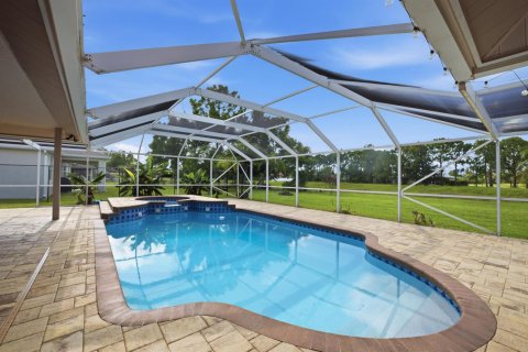House in Port St. Lucie, Florida 4 bedrooms, 243.78 sq.m. № 2289074 - photo 27