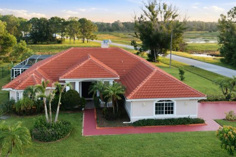 House in Port St. Lucie, Florida 4 bedrooms, 243.78 sq.m. № 2289074 - photo 30