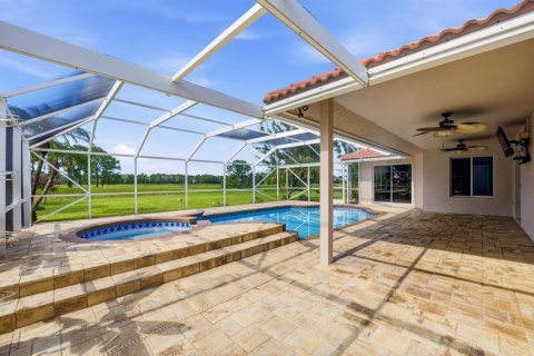 House in Port St. Lucie, Florida 4 bedrooms, 243.78 sq.m. № 2289074 - photo 26
