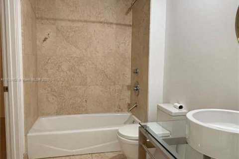 Copropriété à vendre à Miami Beach, Floride: 2 chambres, 157.93 m2 № 1939379 - photo 14