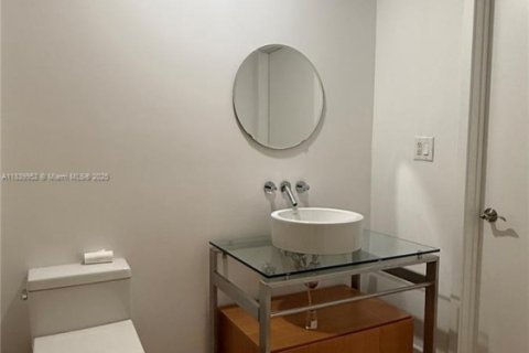 Copropriété à vendre à Miami Beach, Floride: 2 chambres, 157.93 m2 № 1939379 - photo 15