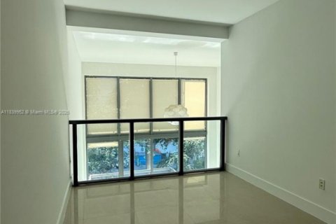 Copropriété à vendre à Miami Beach, Floride: 2 chambres, 157.93 m2 № 1939379 - photo 18