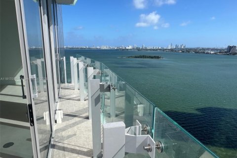 Condo in Miami, Florida, 1 bedroom № 1942962 - photo 4