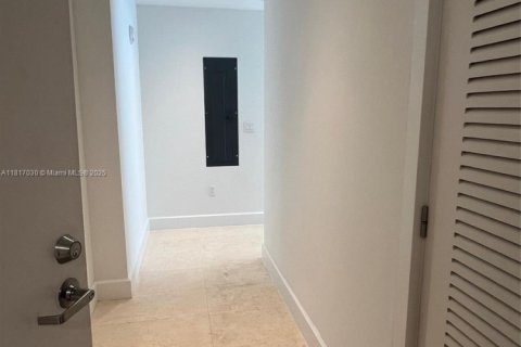 Condo in Miami, Florida, 1 bedroom № 1942962 - photo 22