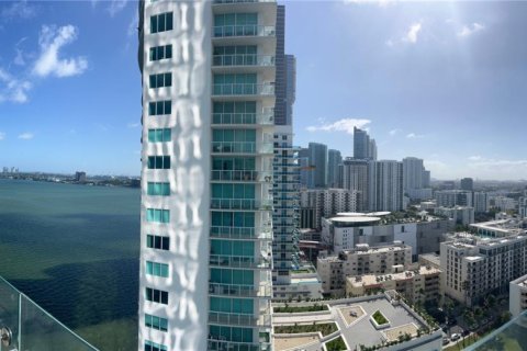 Condo in Miami, Florida, 1 bedroom № 1942962 - photo 5