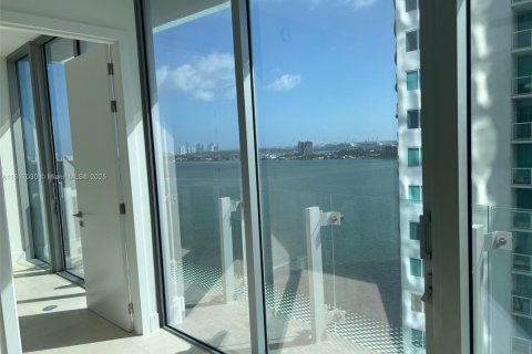 Condo in Miami, Florida, 1 bedroom № 1942962 - photo 15