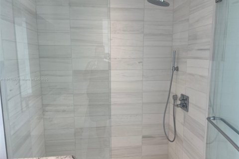 Condo in Miami, Florida, 1 bedroom № 1942962 - photo 17