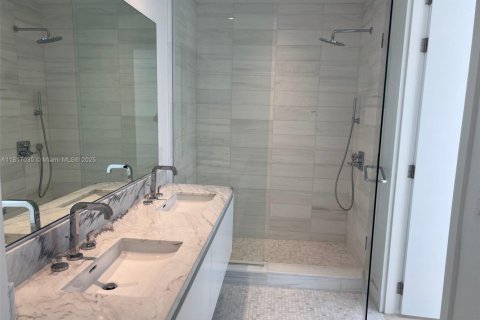 Condo in Miami, Florida, 1 bedroom № 1942962 - photo 8