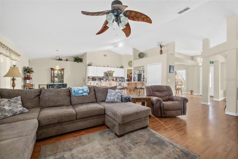 House in Palm Coast, Florida 4 bedrooms, 206.8 sq.m. № 1873278 - photo 11