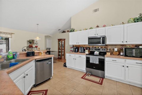 House in Palm Coast, Florida 4 bedrooms, 206.8 sq.m. № 1873278 - photo 16