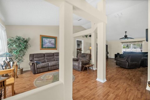 House in Palm Coast, Florida 4 bedrooms, 206.8 sq.m. № 1873278 - photo 3