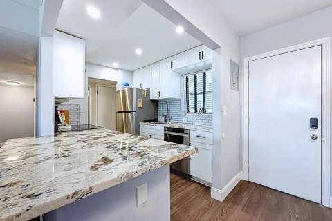 Condo à Pompano Beach, Floride, 2 chambres № 2147282