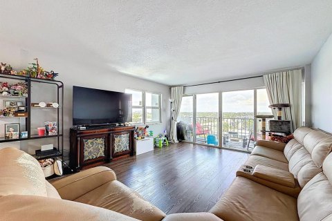 Copropriété à vendre à Pompano Beach, Floride: 2 chambres, 112.41 m2 № 2147282 - photo 12